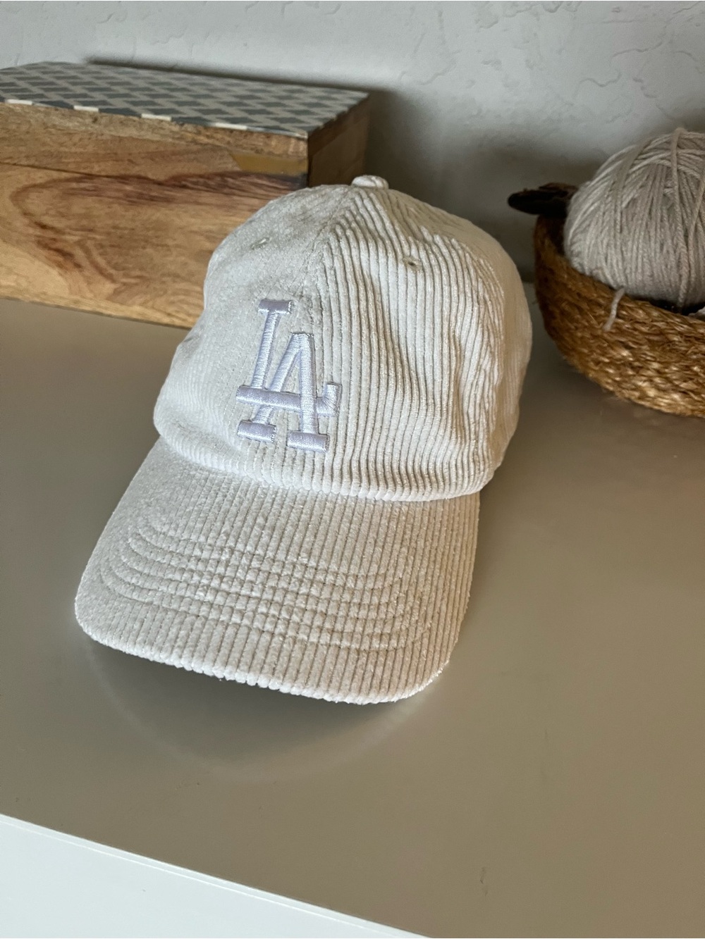 Los Angeles Embroidered Corduroy Baseball Cap - Cream